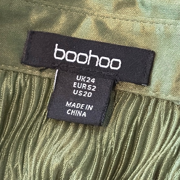 Boohoo Plus Textured Plisse Long Sleeve Button Down Shirt in Green Size US 20 - Picture 5 of 5